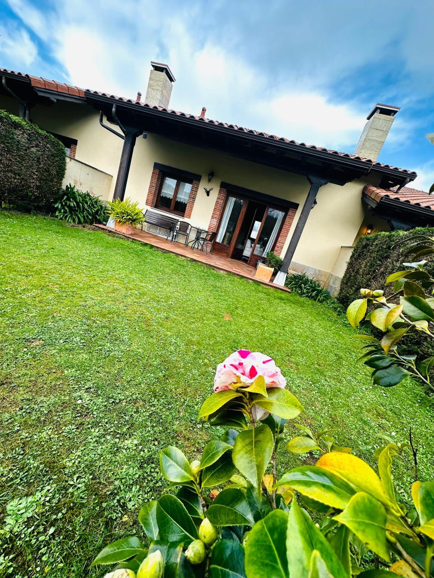 Apartamentos Rurales La Carbayala Ovinana  Exterior photo